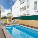 Grand Hit By Interhome Pêra