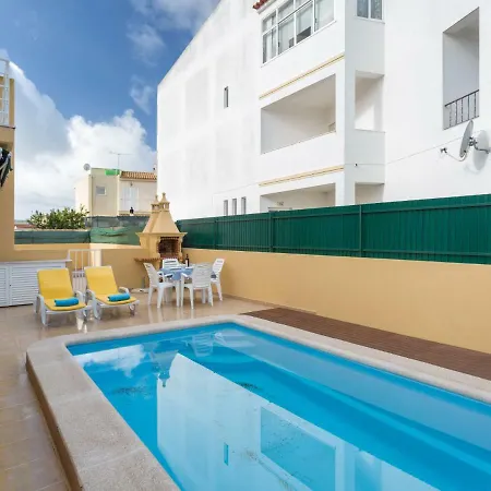 Grand Hit By Interhome Pêra