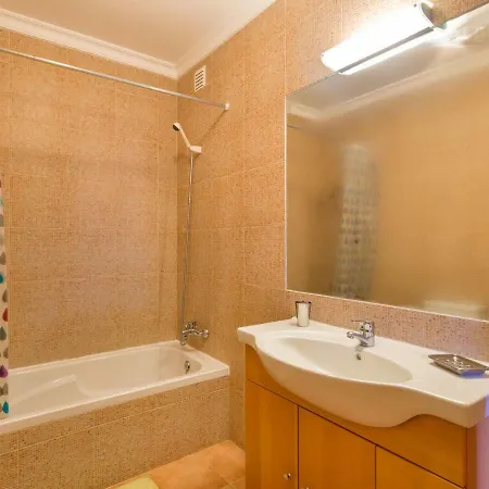 Grand Hit By Interhome Сasa de vacaciones Pêra